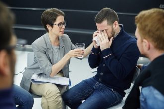 Лечение алкоголизма: эффективные программы и реабилитационные мероприятия в городе Подольск
