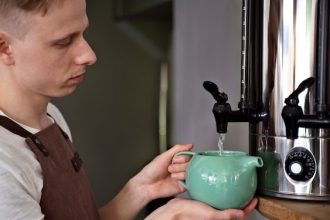 Самовары и аксессуары: как выбрать идеальный вариант для вашего дома или ресторана?