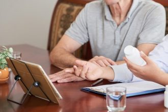 Выездной нарколог: помощь и реабилитация на дому