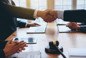 Помощь в урегулировании споров со страховыми компаниями