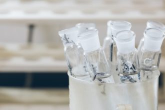 Капельница от похмелья: состав и безопасность